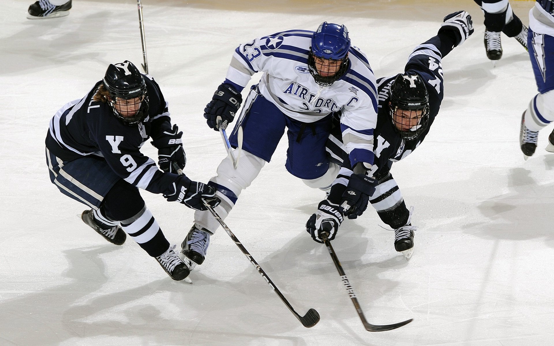 “西甲焦点：明星飞驰场上，场面精彩绝伦”